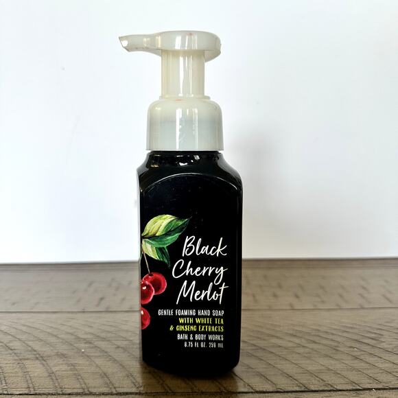 Black Cherry Merlot Bath & Body Works Foaming Hand Soap - Picture 1 of 4